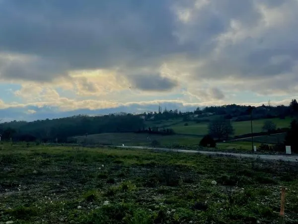 TERRAIN A BATIR - CHAMPCEVINEL 