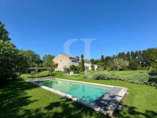 Maison 13 pièces 386 m² 