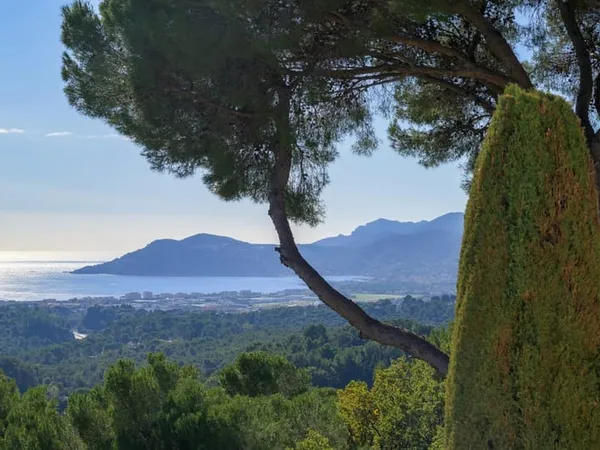 Maison 5 pièces 390 m²