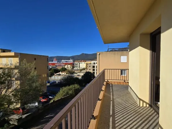 Propriano centre, Appartement 4 pièce(s) 105.58 m2 balcon 30 m2 