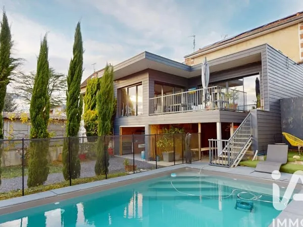 Maison 8 pièces 286 m²