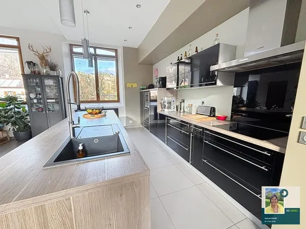 Maison avec dépendance 8 pièces 