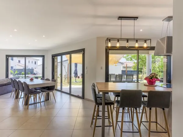 Terrain Vente Ambonil  92m² 295000€