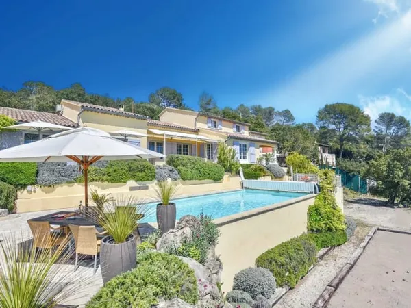 Maison 6 pièces 254 m² 