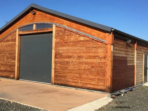Local d’activité et entrepôt Location Feurs 4p 243m² 1700€