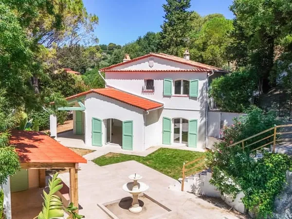 VILLA RÉNOVÉE - MOUGINS 