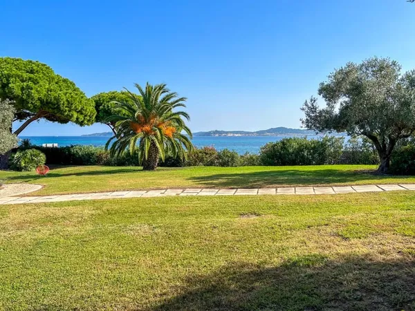 Beauvallon - Villa vue mer sur le Golfe de Saint-Tropez 