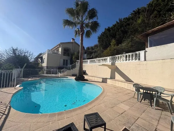 Maison avec vue mer panoramique à Vence 