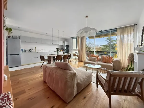 Suresnes - Carnot/Gambetta : appartement familial lumineux, rénové par architecte 