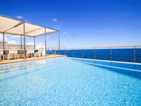Villa pieds dans l'eau 