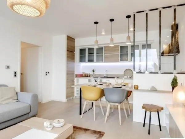 4 PIÈCES de 89m² + BALCON + PKG(s) 