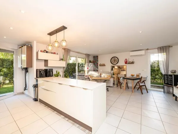 Appartement 3 pièces en Rez-de-Jardin à Antibes, Quartier du
