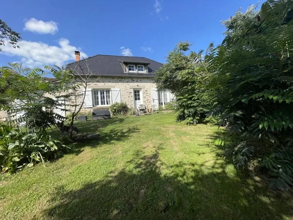 MAISON A GLANGES AVEC JARDIN 1584 m² ET GRANGE 