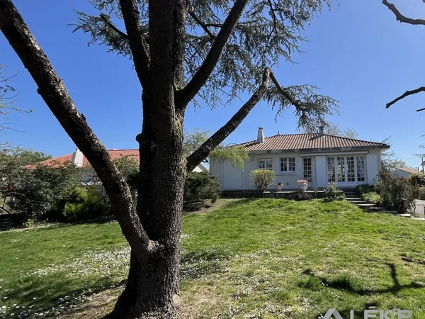 Maison 8 pièces 145 m² 
