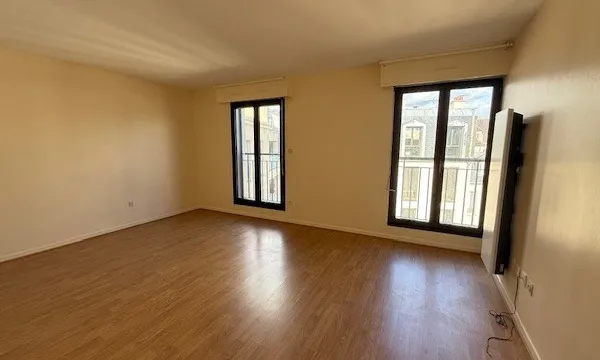 A VENDRE STUDIO 33M2 SPACIEUX LES HESPERIDES DU CHÂTEAU A SAINT GERMAIN EN LAYE 