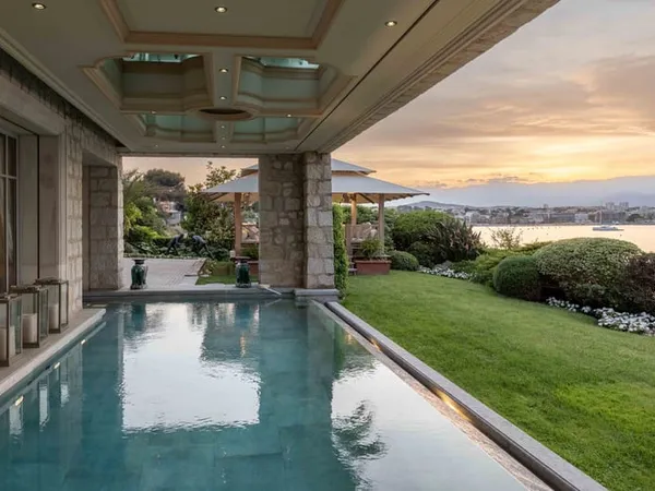 Maison 5 pièces 466 m² 