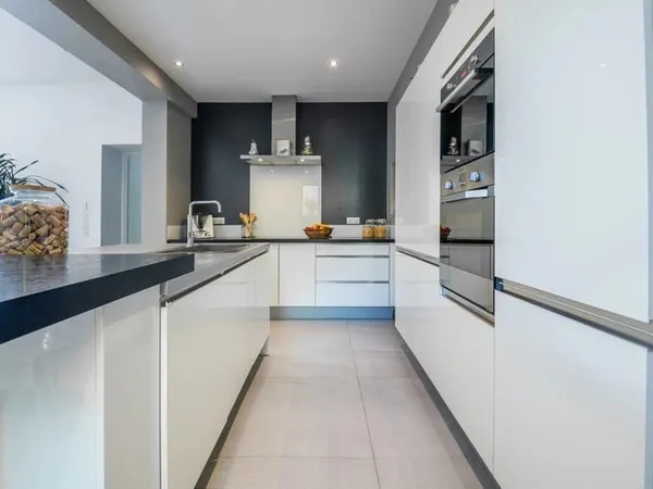 Maison 5 pièces 202 m² 