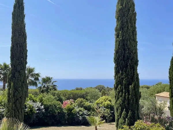 Maison 7 pièces 240 m² 