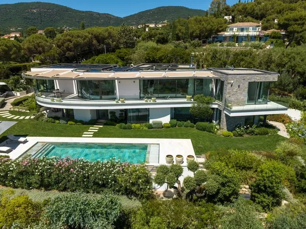 Maison 4 pièces 410 m² 