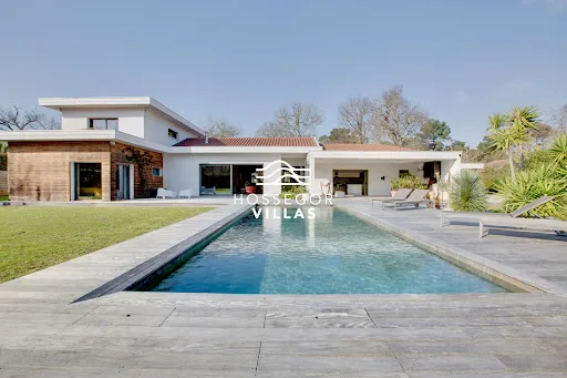 Maison 6 pièces 240 m² 