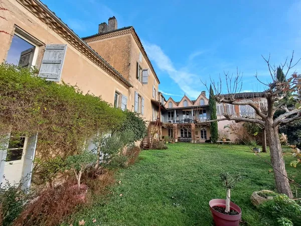 Maison 9 pièces 245 m²