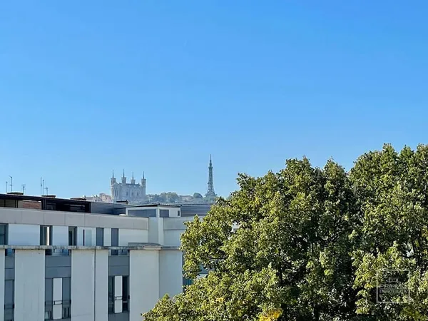 LYON 6, DERNIER ETAGE, 47.46m² Prox PUVIS DE CHAVANNE 