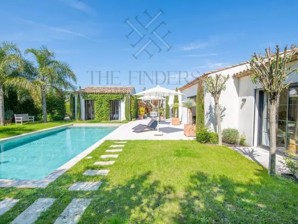 villa moderne proche plage et du village de Saint-Tropez 