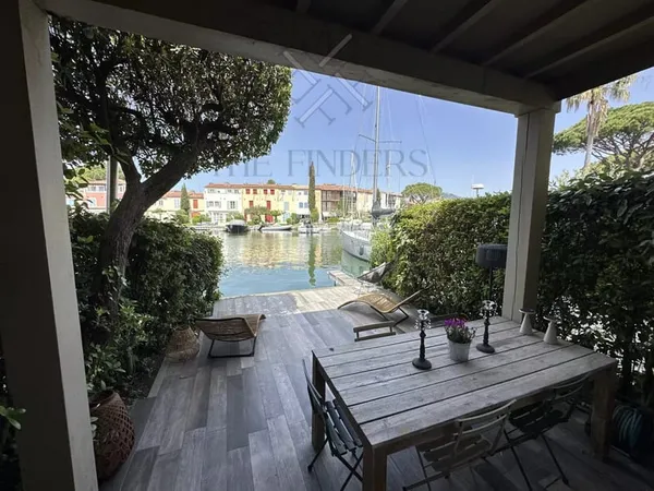 Maison de pecheur rénovée a louer à Port Grimaud, 