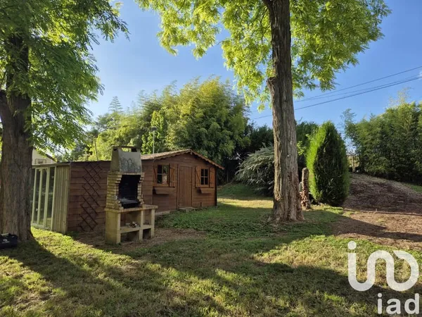 Terrain 557 m²