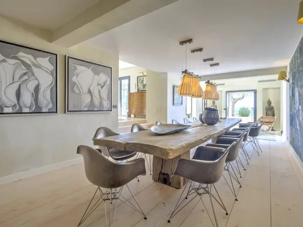 Maison 6 pièces 320 m² 