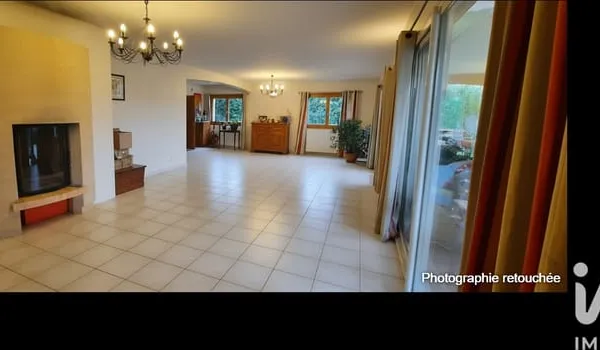 Maison 8 pièces 260 m²