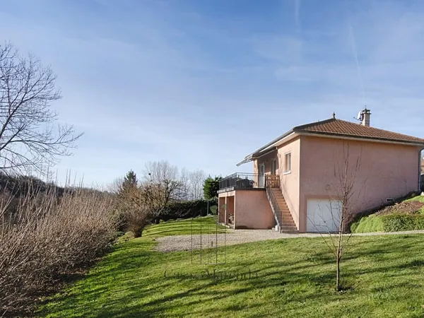 CASA VERDE MAISON SUR SOUS-SOL COMPLET