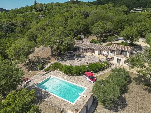 Maison 4 pièces 280 m² 