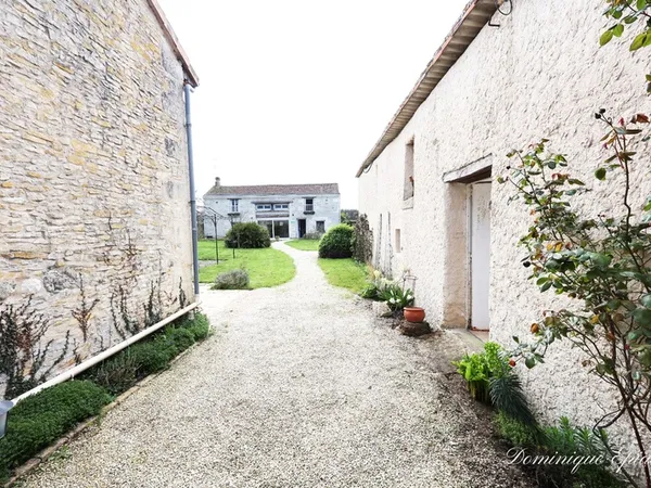 3 MAISONS, PISCINE & POTENTIEL TOURISTIQUE (gîte et maisons d'hôtes) - 1,5 HECTARE