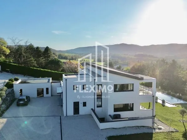 Villa contemporaine de 305 m2 à Saint-Péray 