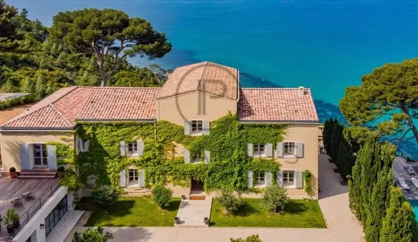 Villa de luxe à louer près de Cassis - Domaine prestigieux sur la Côte d'Azur avec vue mer 