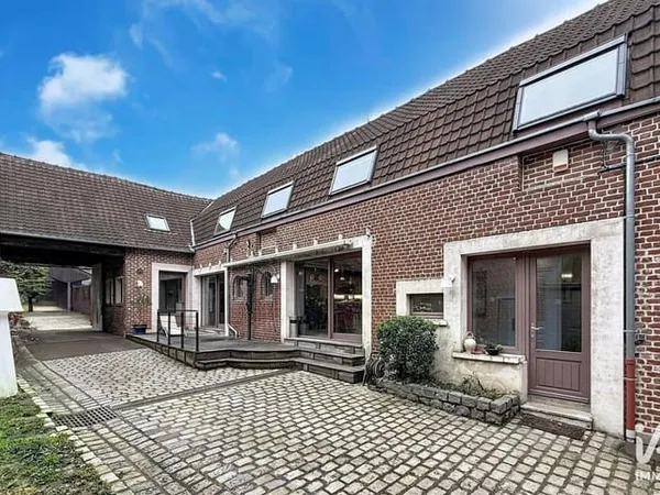 Maison 9 pièces 449 m²