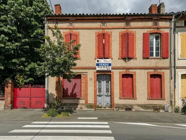Belle maison de caractère de type 9 et de 320 m² à 5 min de la p 