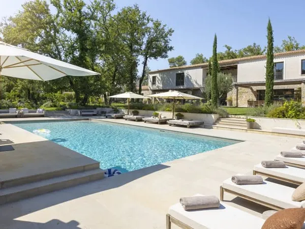 Maison 12 pièces 1600 m² 