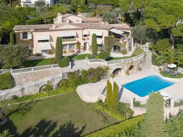 Maison 8 pièces 475 m² 