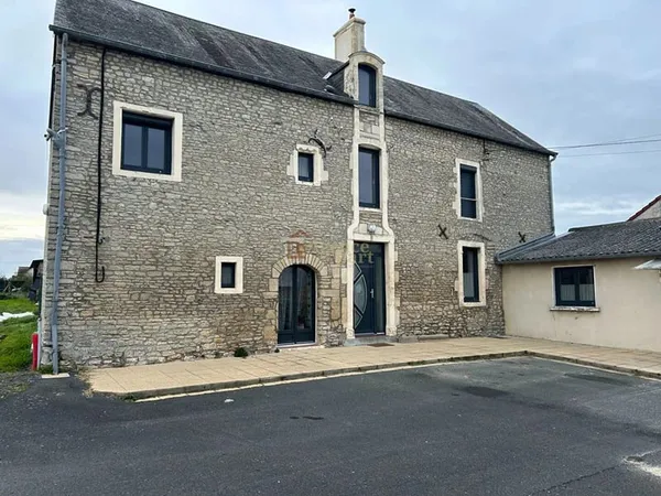 Maison SOMMERVIEU 7 pièces 148 m2. 