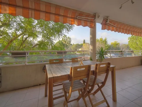 À vendre 3 pièces Le Cannet Aubarède - Résidence avec piscine et tennis 