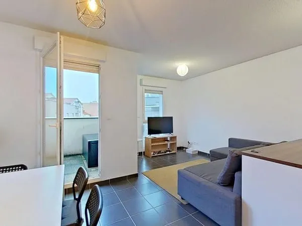 101 route de Genas Villeurbanne 69100 - T2 Meublé - 890 €CC