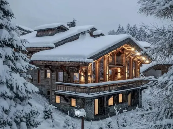 REF 471 : MEGEVE MONT D'ARBOIS - LUXUEUX CHALET FACE AUX PISTES 