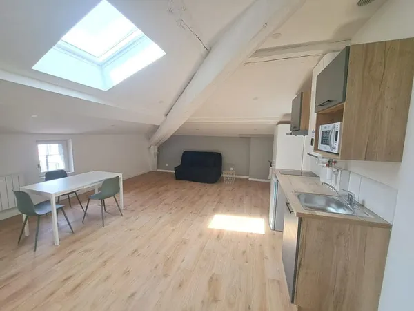 Studio 1 pièce 23 m² 