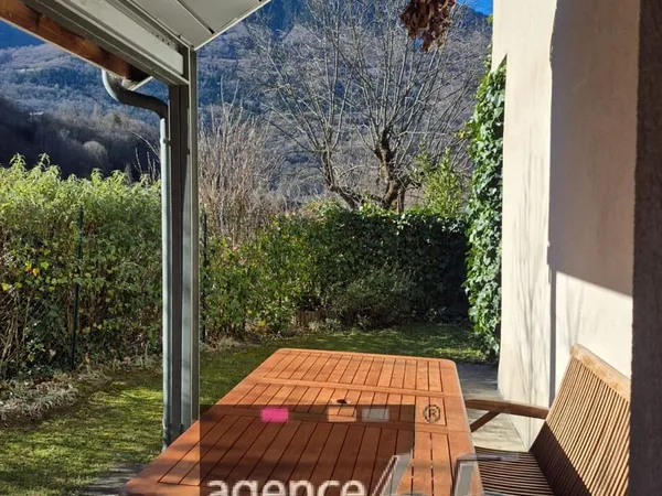Luz saint sauveur- Maison au coeur du village avec terrasse 