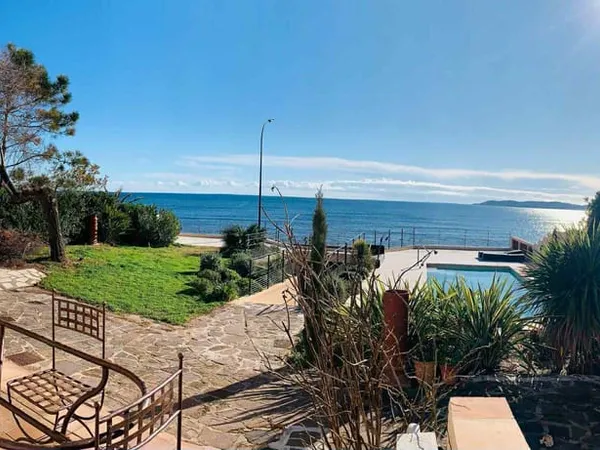 Maison de pêcheurs avec vue mer panoramique et piscine privée à 600m du centre-ville de 