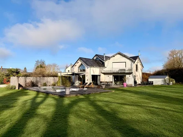 Maison 6 pièces 198 m²