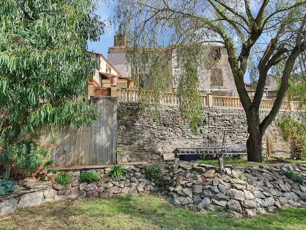 Demeure de charme 232 m² sur terrain de 2136 m²