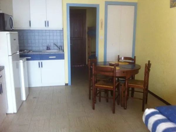 Studio 1 pièce 25 m² 